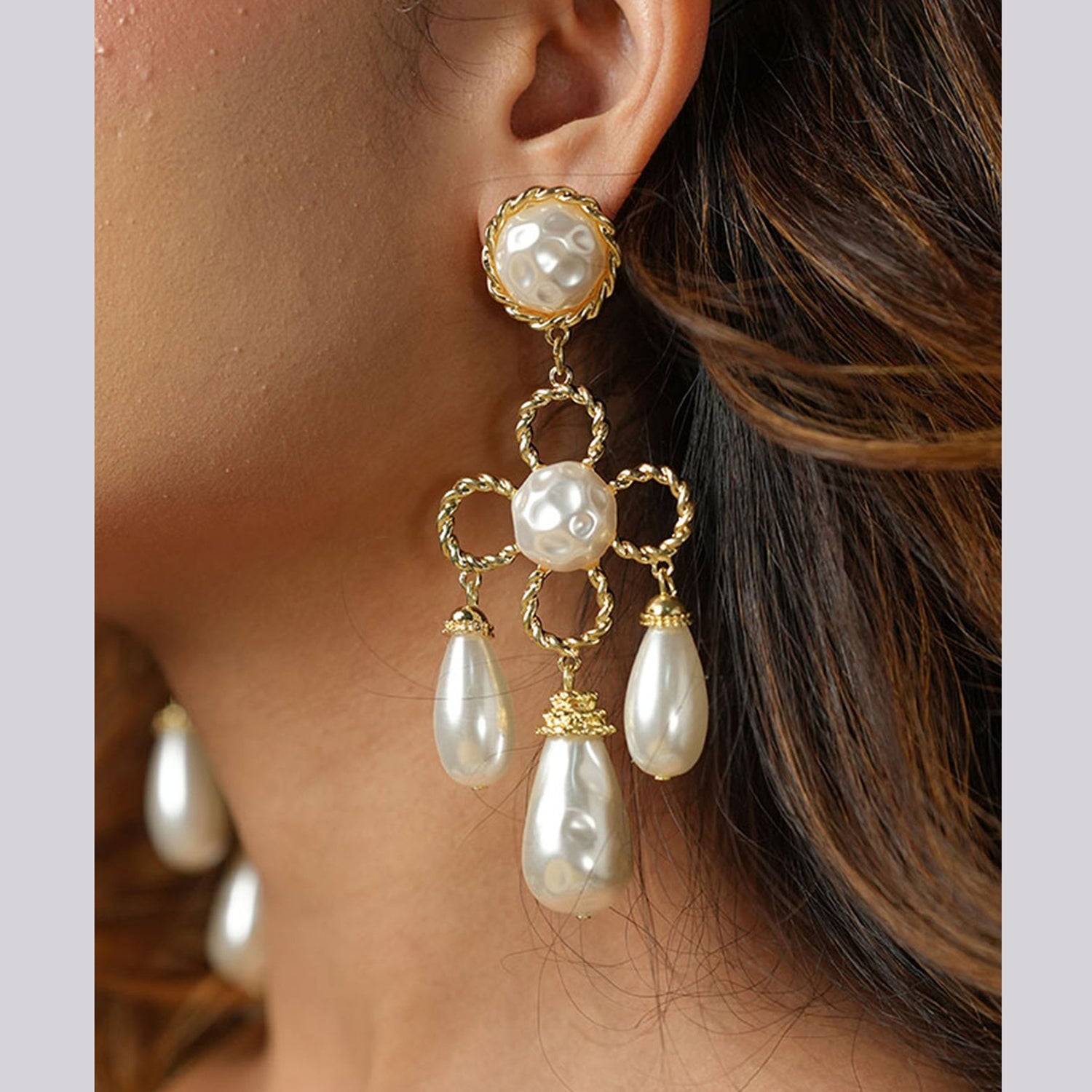 Flower Pearl 18K Gold White Chandelier Dangler Earring For Women Bulk
