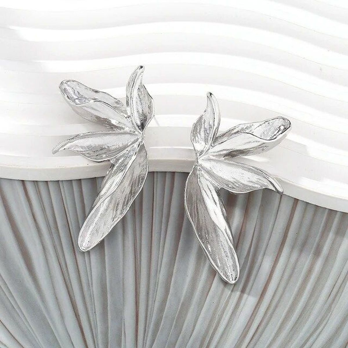 Leaf Silver Stud Earring For Women Bulk Main image
