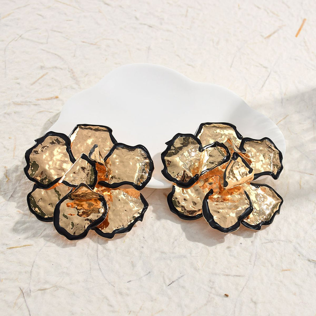 Beaten Finish Flower 18K Gold Black Stud Earring For Women Bulk