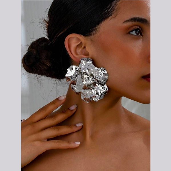 Beaten Finish Flower Silver Stud Earring For Women Bulk Secondary image