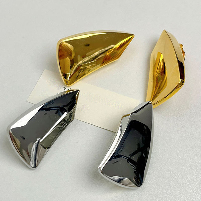 Geometric Shape Glossy 18K Gold Dangler Earring For Women Bulk