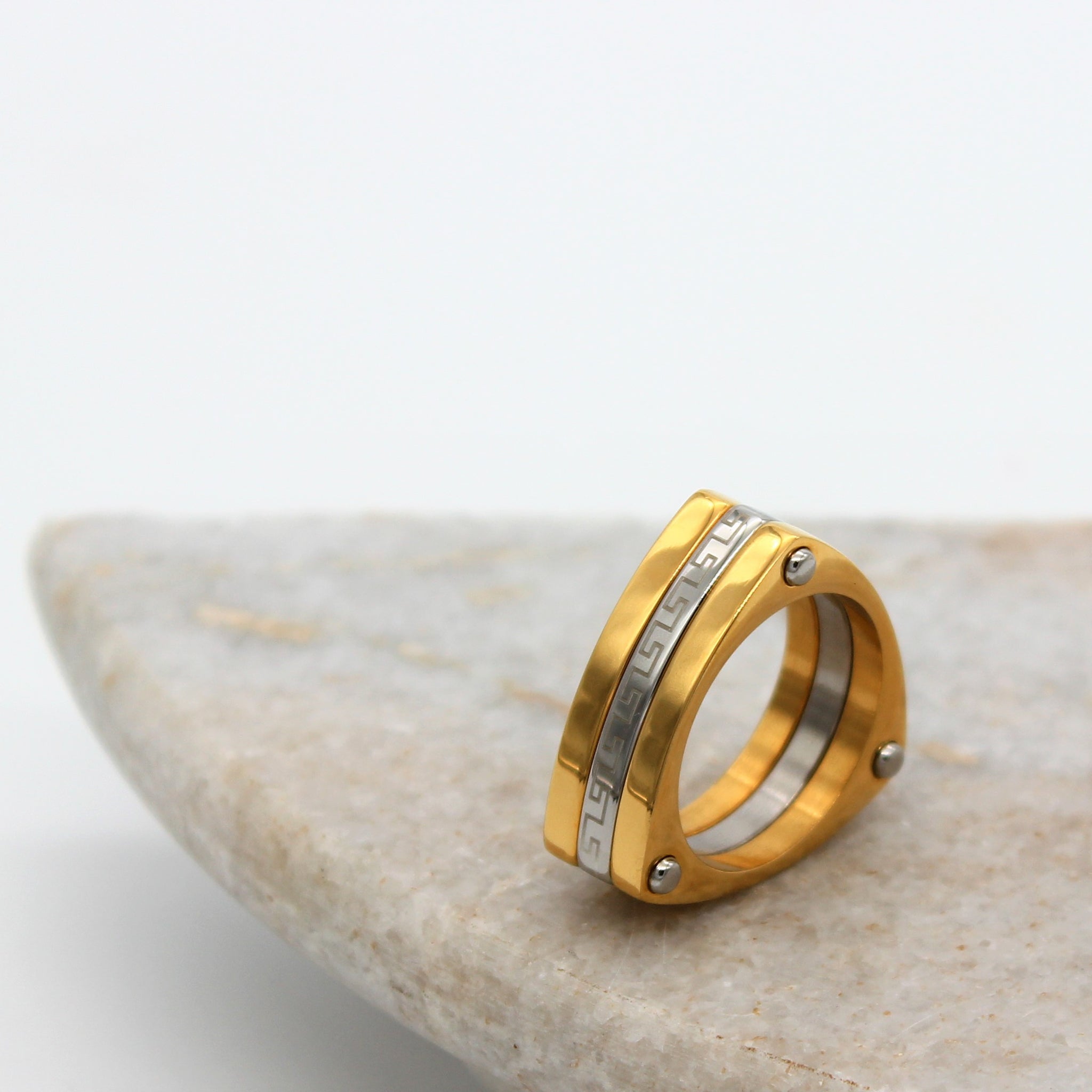 Two Tone Triangle Gold Silver Stainless Steel Anti Tarnish Ring Bulk