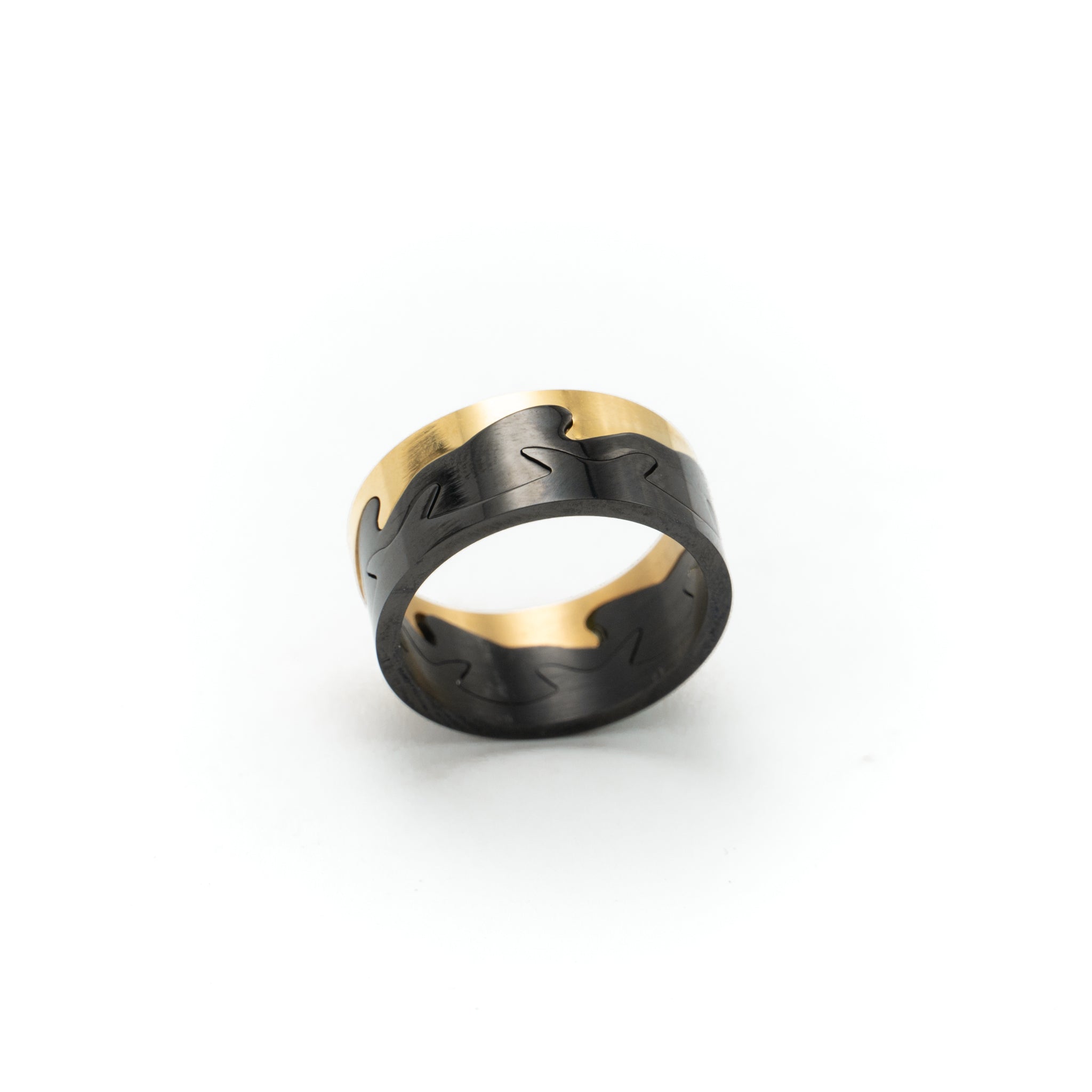 Waves Black 18K Gold Stainless Steel Anti Tarnish Band Ring Women Bulk