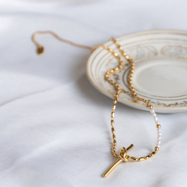 Knot White 18K Gold Brass Anti Tarnish Necklace For Women Bulk Secondary image