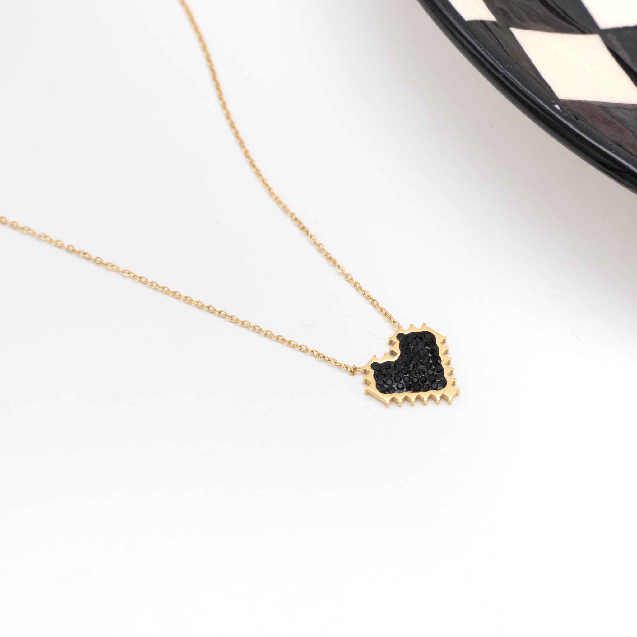 Heart Crystal Black 18K Gold Stainless Steel Anti Tarnish Necklace Pendant Chain For Women Secondary image