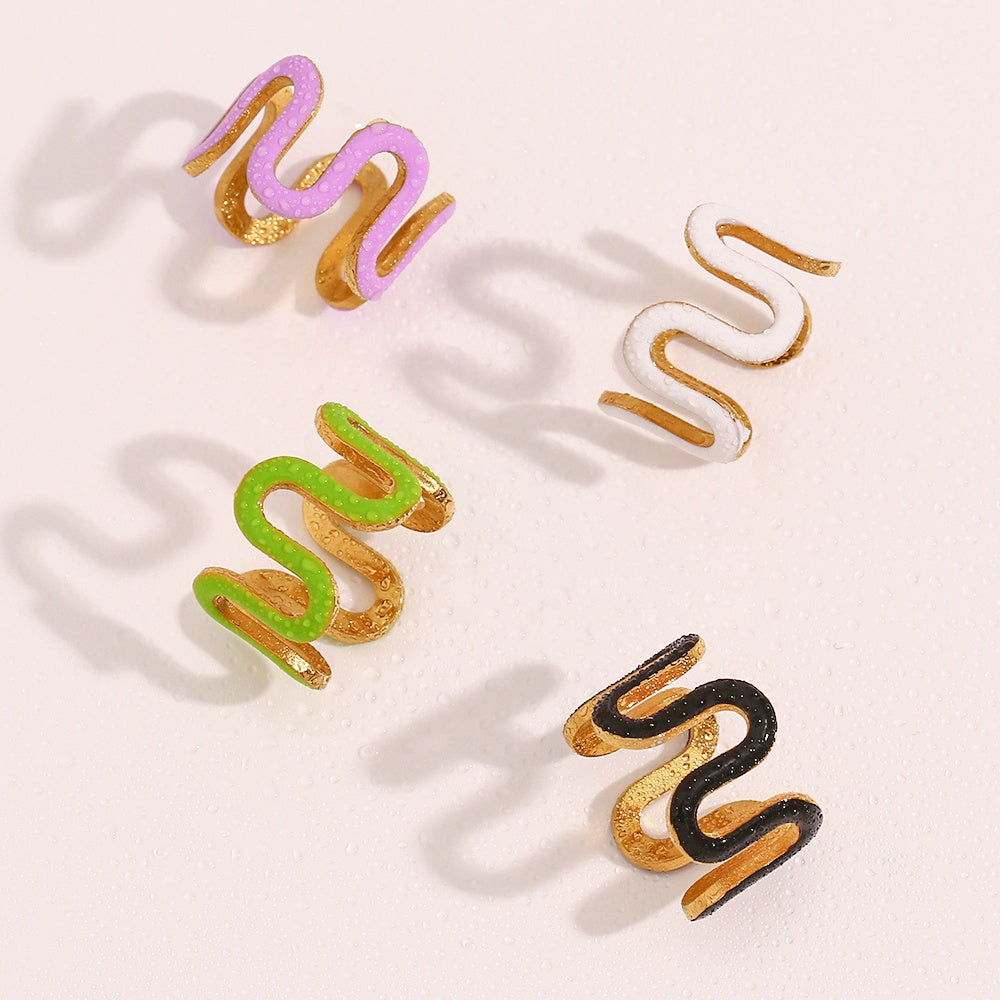Cursive Enamel Black 18K Gold Stainless Steel Anti Tarnish Ring Bulk