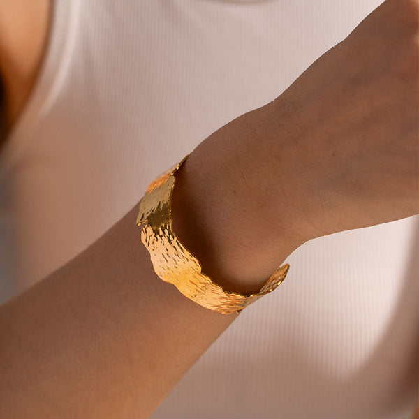 Paper Cut 18K Gold Stainless Steel Anti Tarnish Cuff Bracelet Bulk Main image