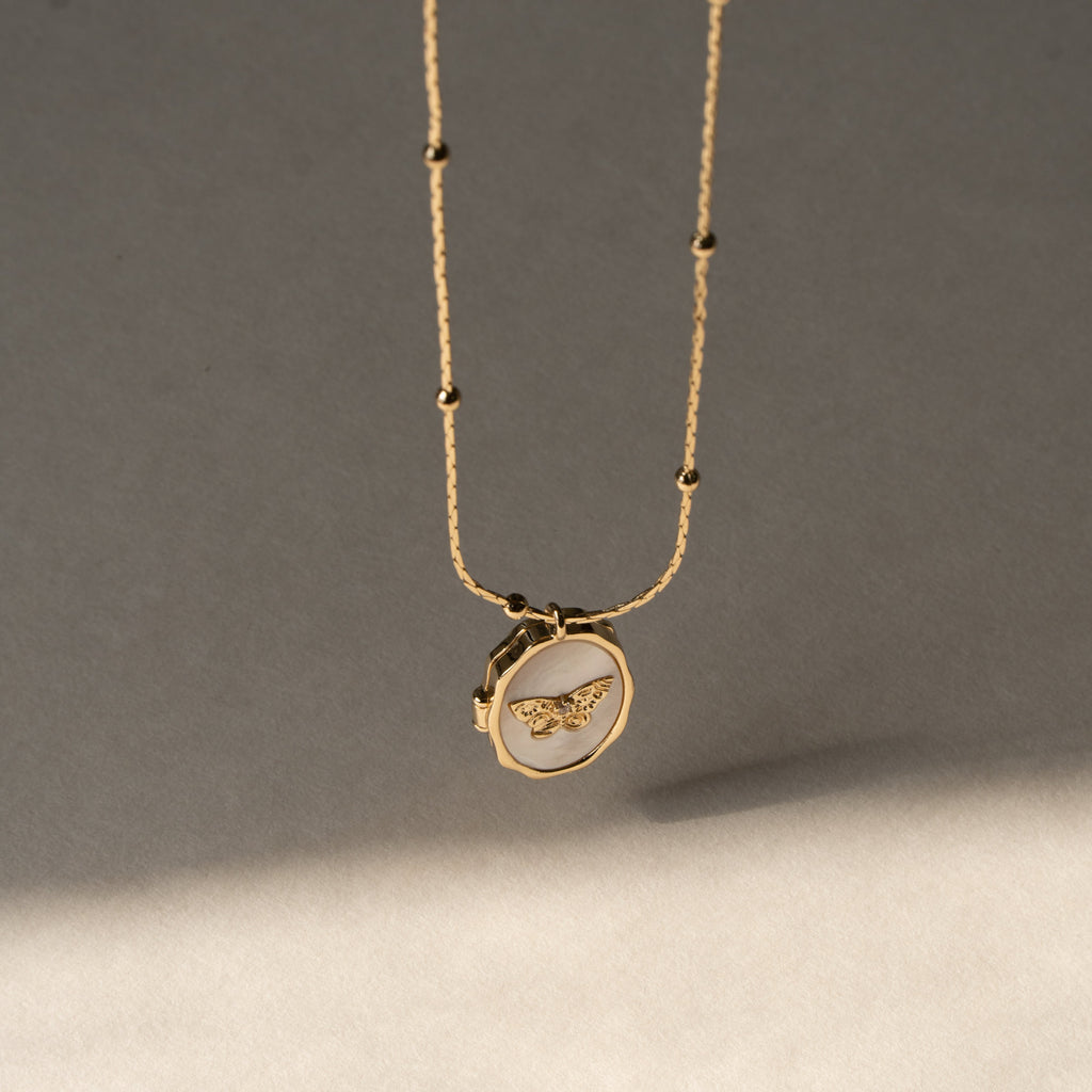 Butterfly Mother Of Pearl White 18K Gold Brass Anti Tarnish Necklace Pendant Chain For Women