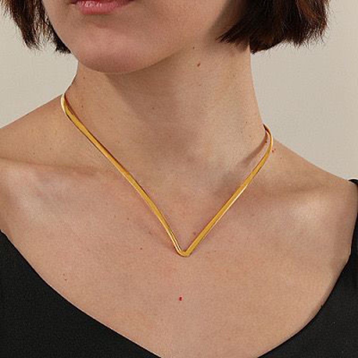 Slim V Shape Silver Anti Tarnish Hasli Necklace For Women Bulk