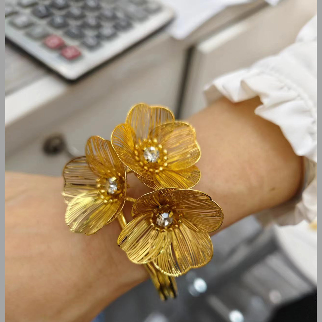 Light Weight Filigree Flower 18K Gold Cubic Zirconia Anti Tarnish Choker Necklace Earring Ring Cuff Bracelet Set For Women