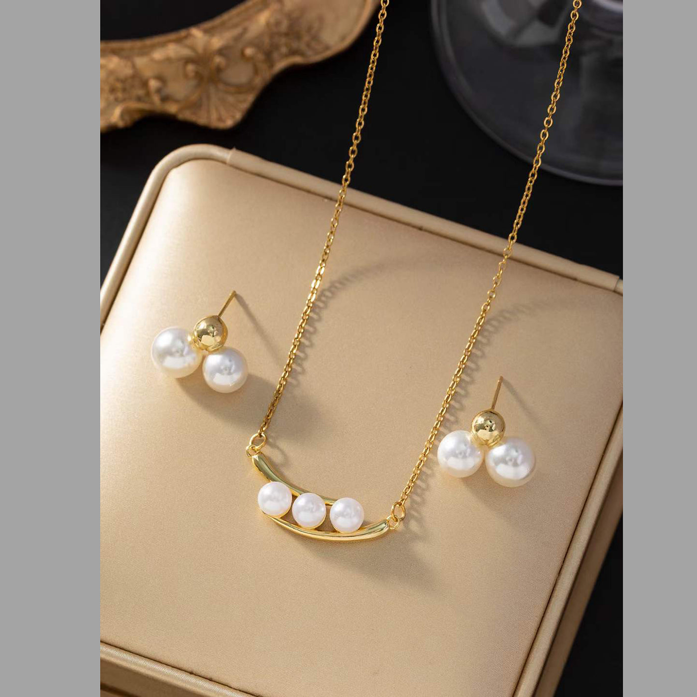 White 18K Gold Three Pearl Anti Tarnish Pendant Chain Earring Set Bulk