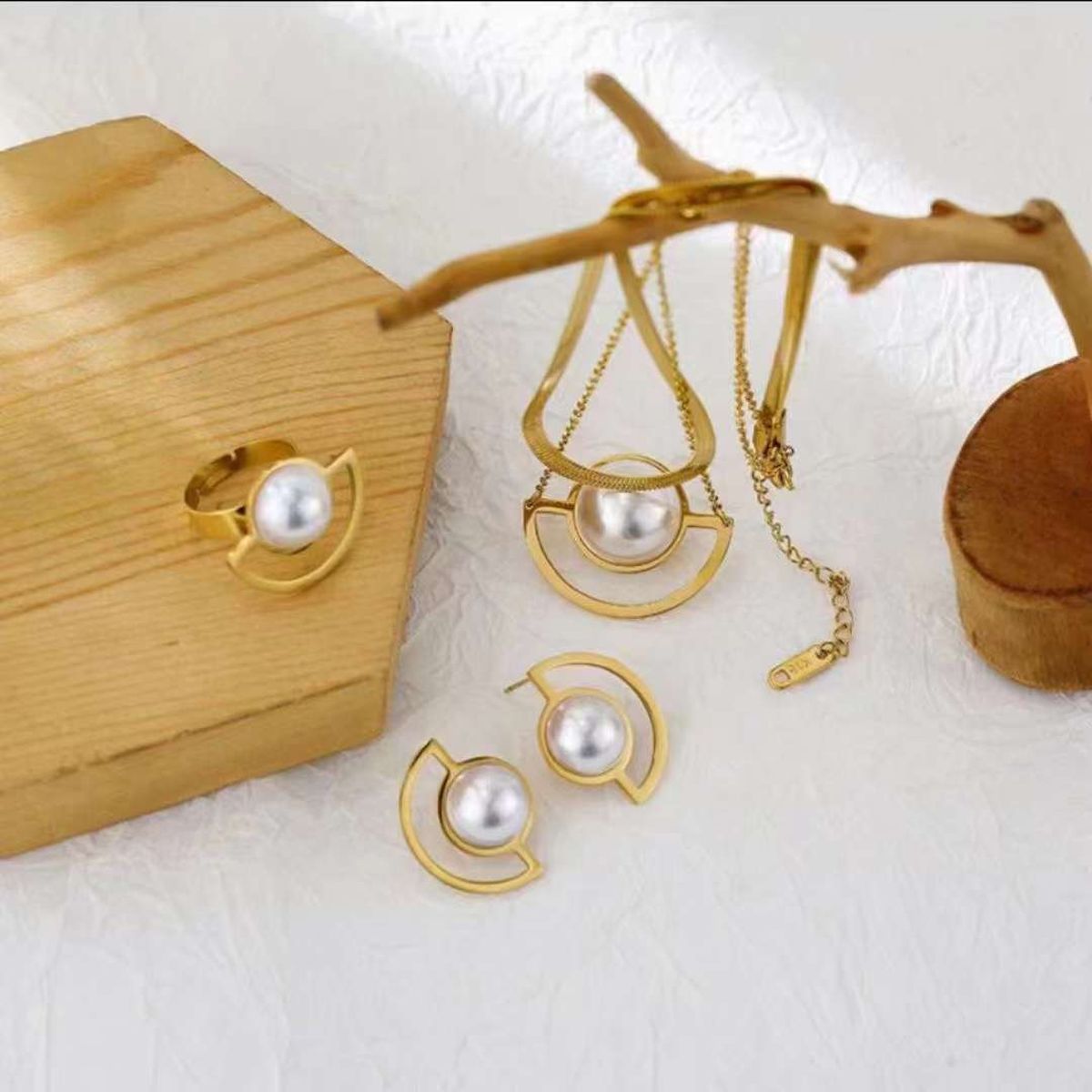 Snake Pearl White 18K Gold Stainless Steel Anti Tarnish Dual Layer Necklace Earring Ring Set For Women Secondary image