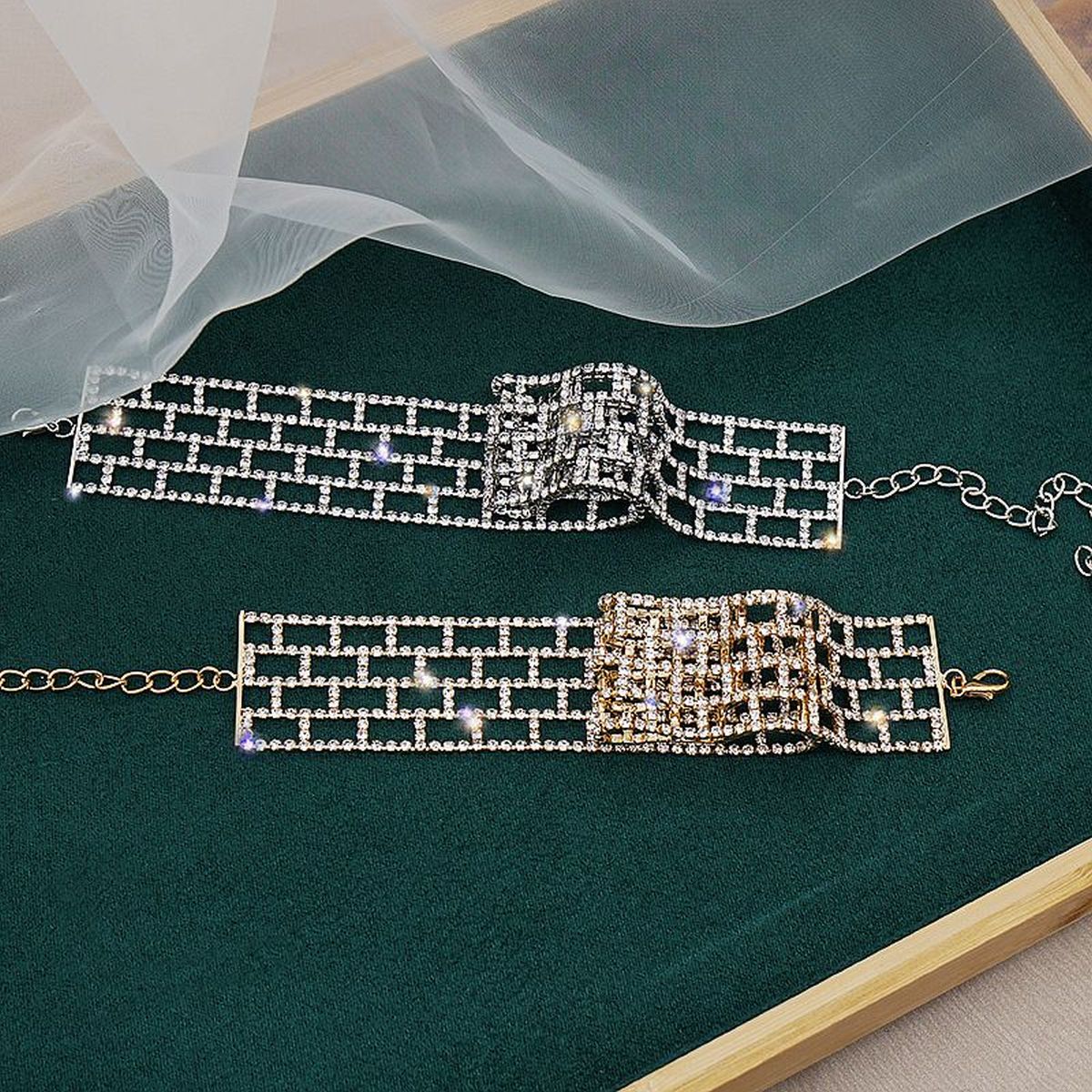 Solitaire Wall View Rhinestone Silver Anti Tarnish Necklace Women Bulk