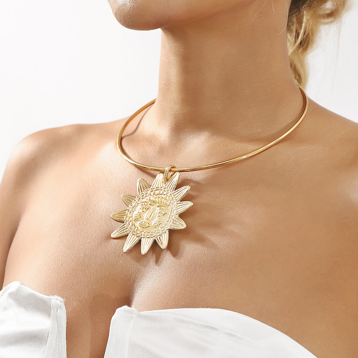 Star Sun Face 18K Gold Hasli Collar Necklace For Women Bulk