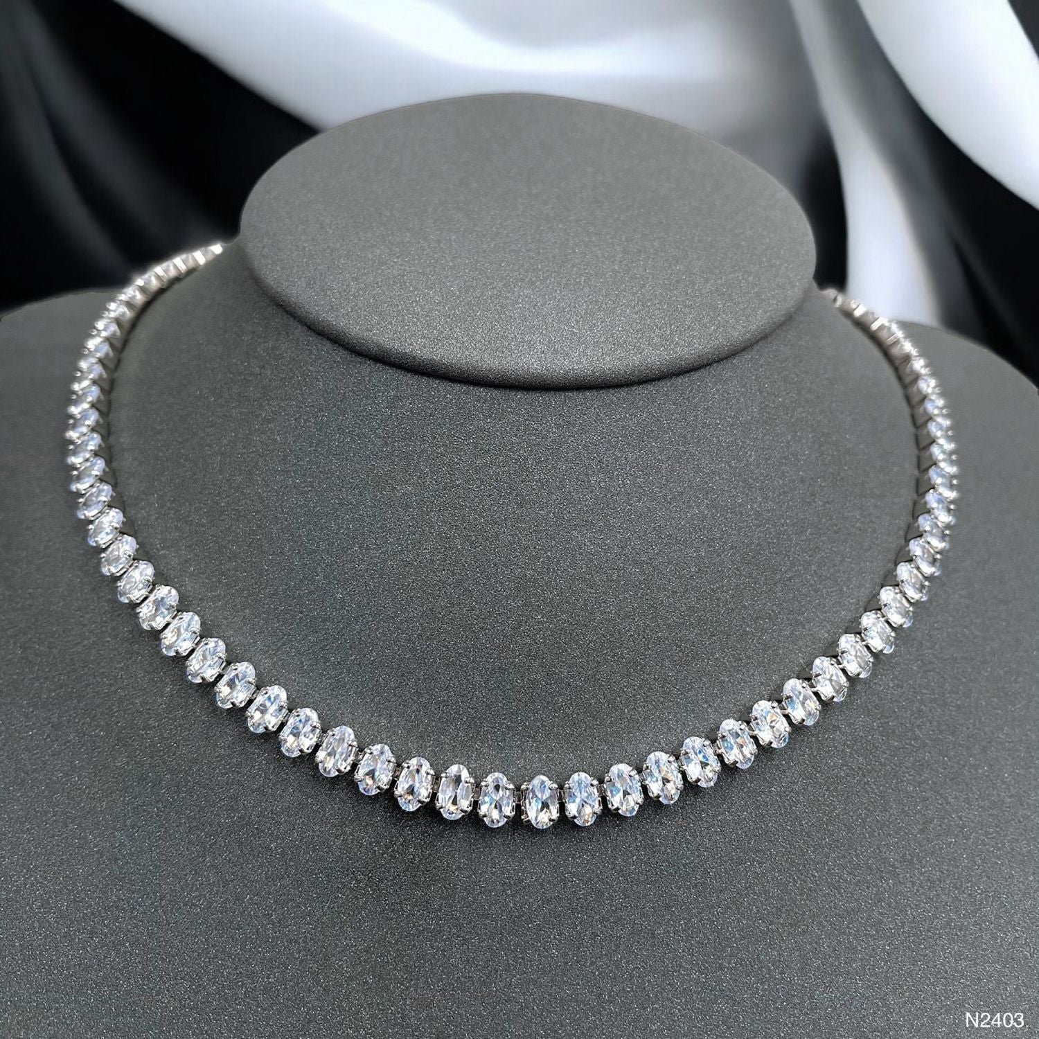 Oval Solitaire Silver Cubic Zirconia Chain Necklace For Women Main image