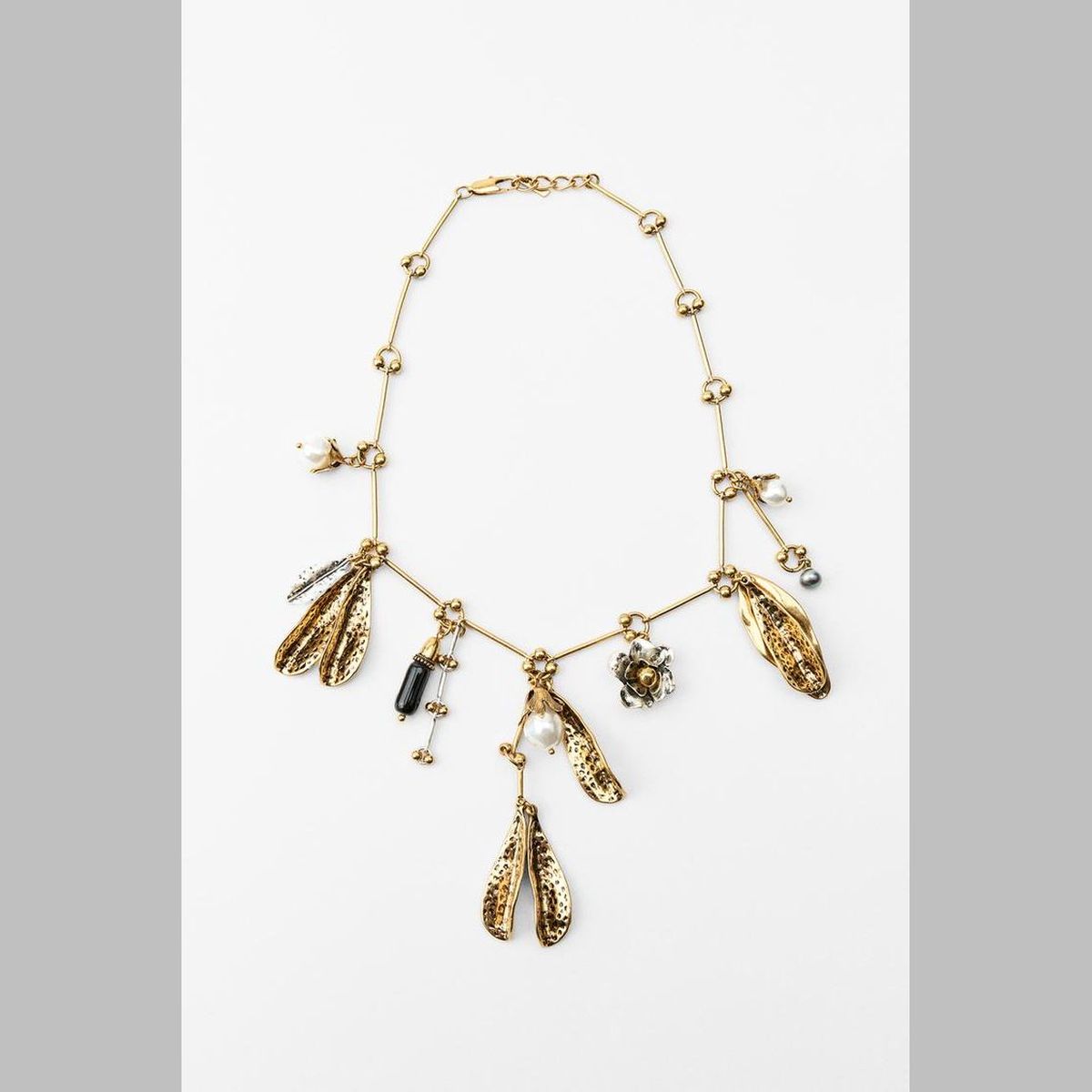 Beaten Finish Leaf Flower Pearl Beads Brown 18K Gold Necklace Bulk