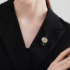 White Daisy Flower Gold Plated Enamel Brooch For Women Bulk