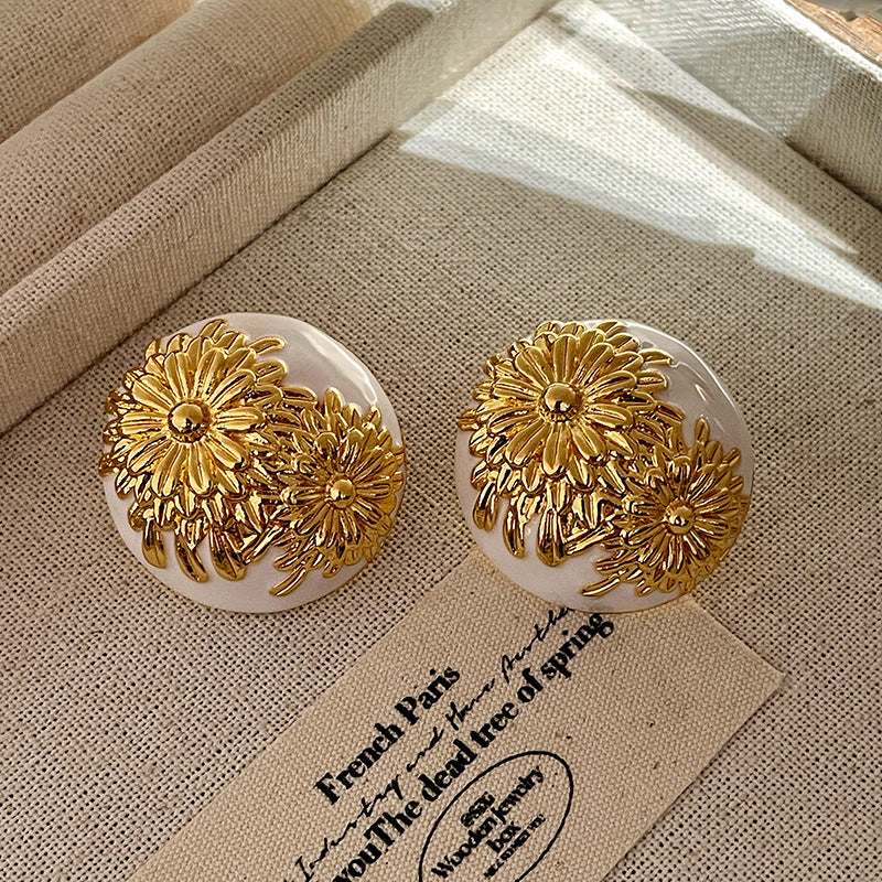 White Black Flower Gold Plated Anti Tarnish Copper Stud Earrings Bulk