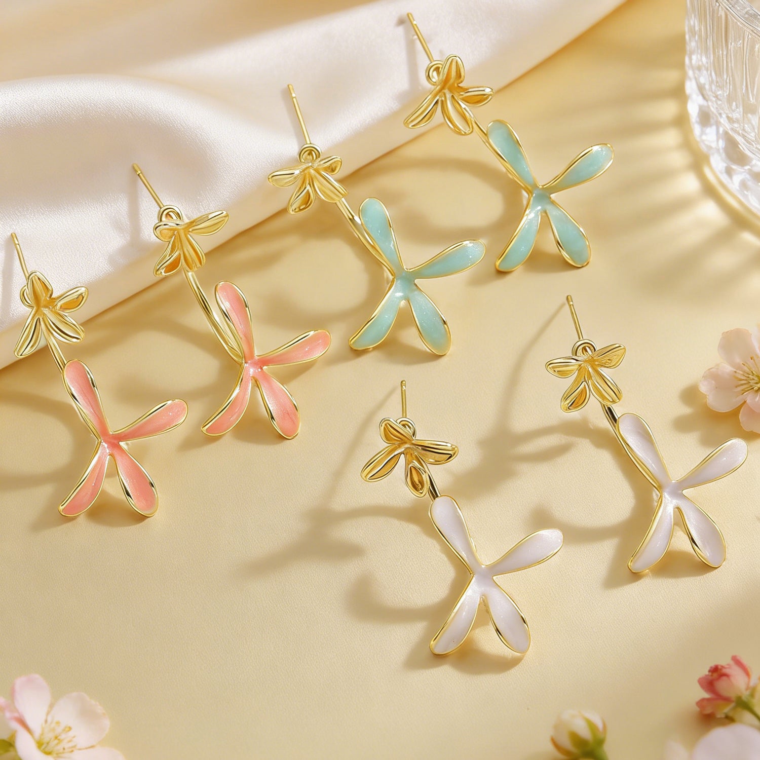 Trendy Petals Glossy Gold Enamel Anti Tarnish Copper Stud Earrings Bulk Main image