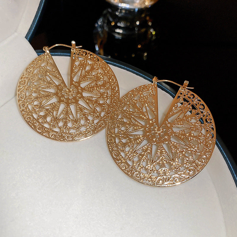 Filigree Wheel 18K Gold Anti Tarnish Hoop Earring For Women Bulk Main image