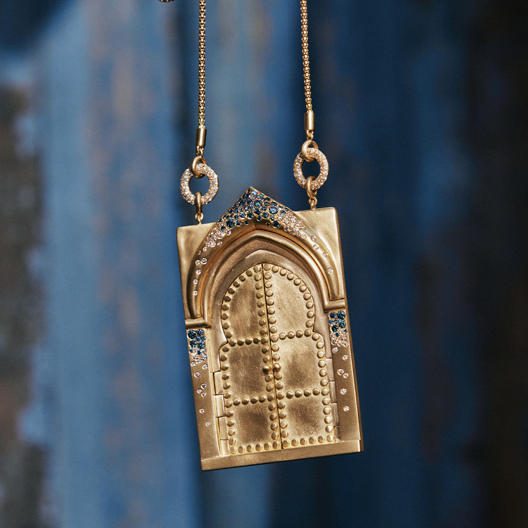 Butterfly Openable Door 18K Gold Blue Studded Anti Tarnish Necklace Pendant Chain For Women Main image