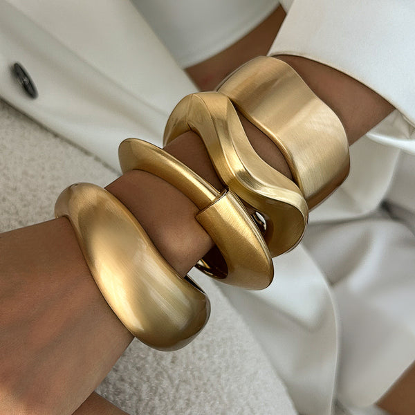 Matte Finish Wave 18K Gold Openable Kada Bracelet Pack Of 4 Women Bulk Main image
