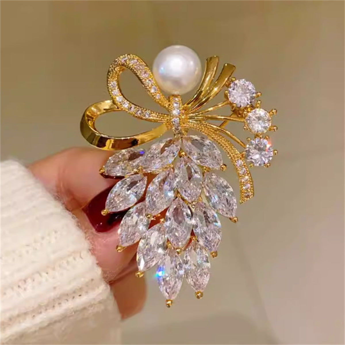 White Elegant Leaf Cluster Style Gold CZ Pearl Copper Brooch Wholesale