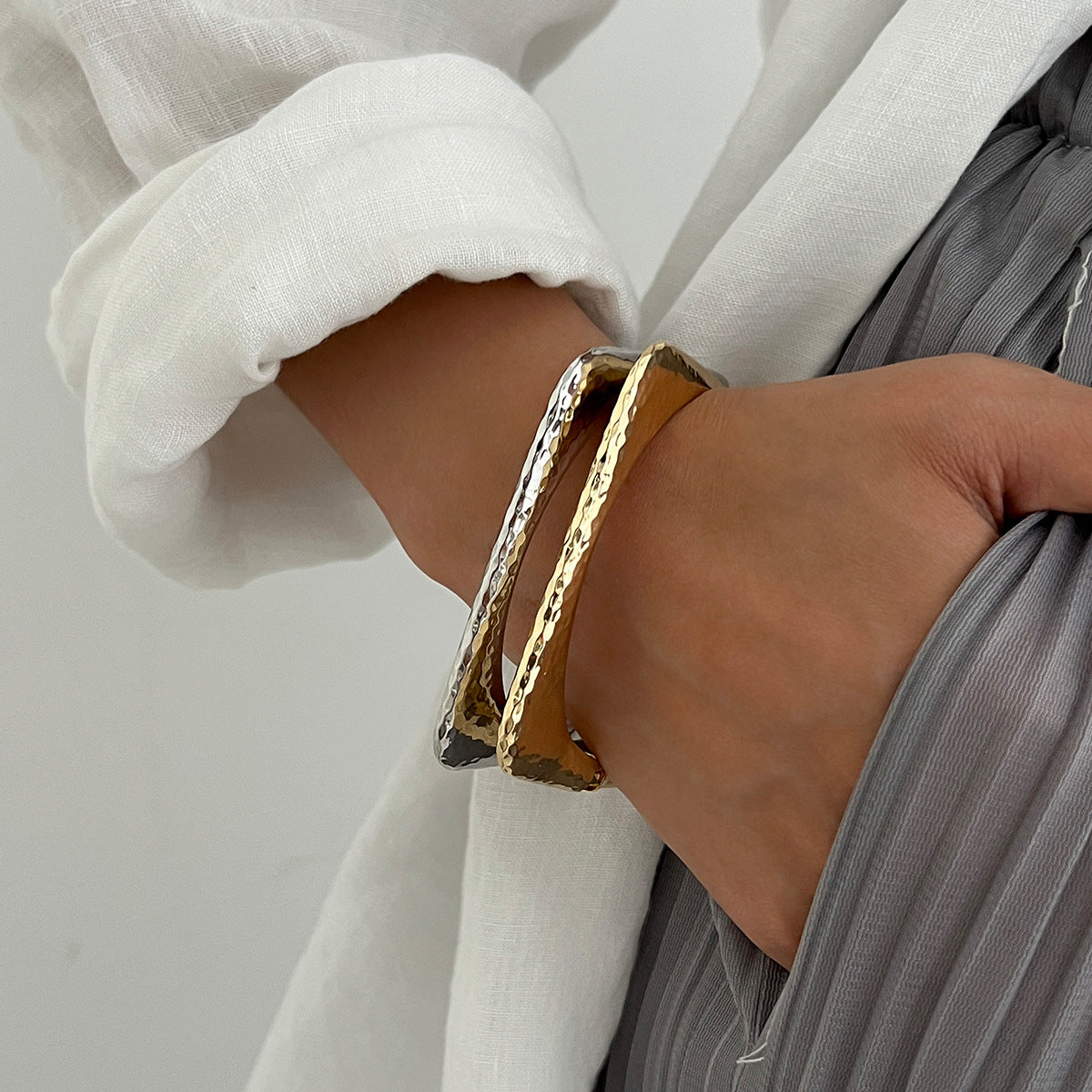 Glossy Finish Square Round 18K Gold Silver Openable Kada Bracelet Bulk