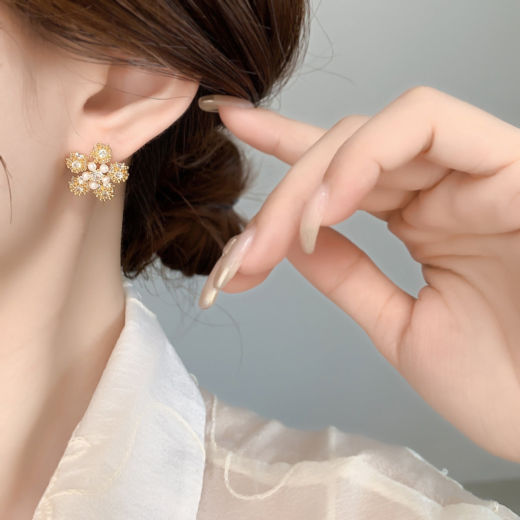 Flower Pearl 18K Gold Silver CZ Anti Tarnish Stud Earring Bulk Secondary image