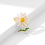 White Daisy Flower Gold Plated Enamel Brooch For Women Bulk