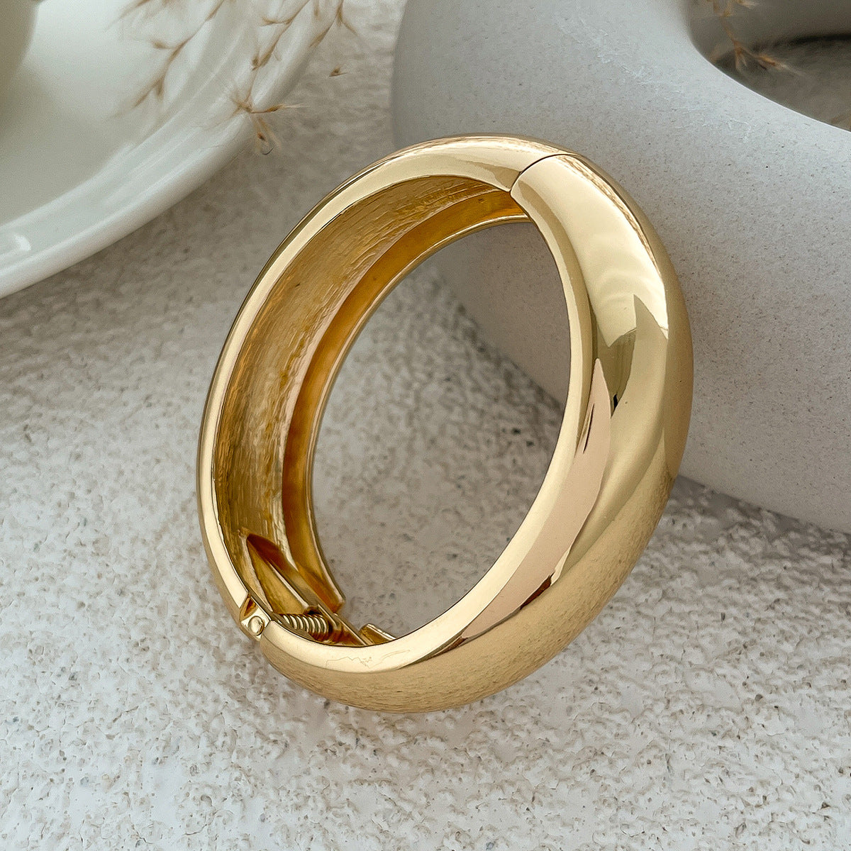 Simple Round 18K Gold Openable Cuff Kada Bracelet For Women Bulk Main image