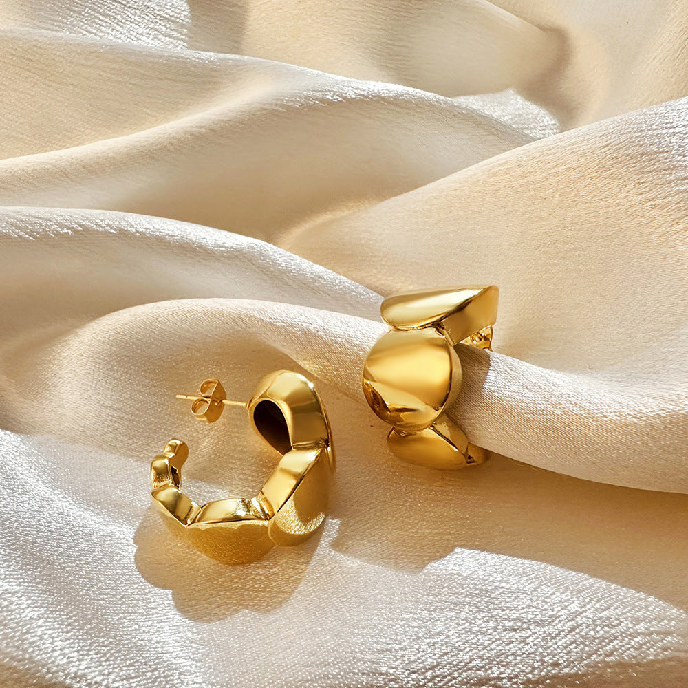Minimalist Chunky Heart Shape Gold Stainless Steel Hoop Earrings Bulk