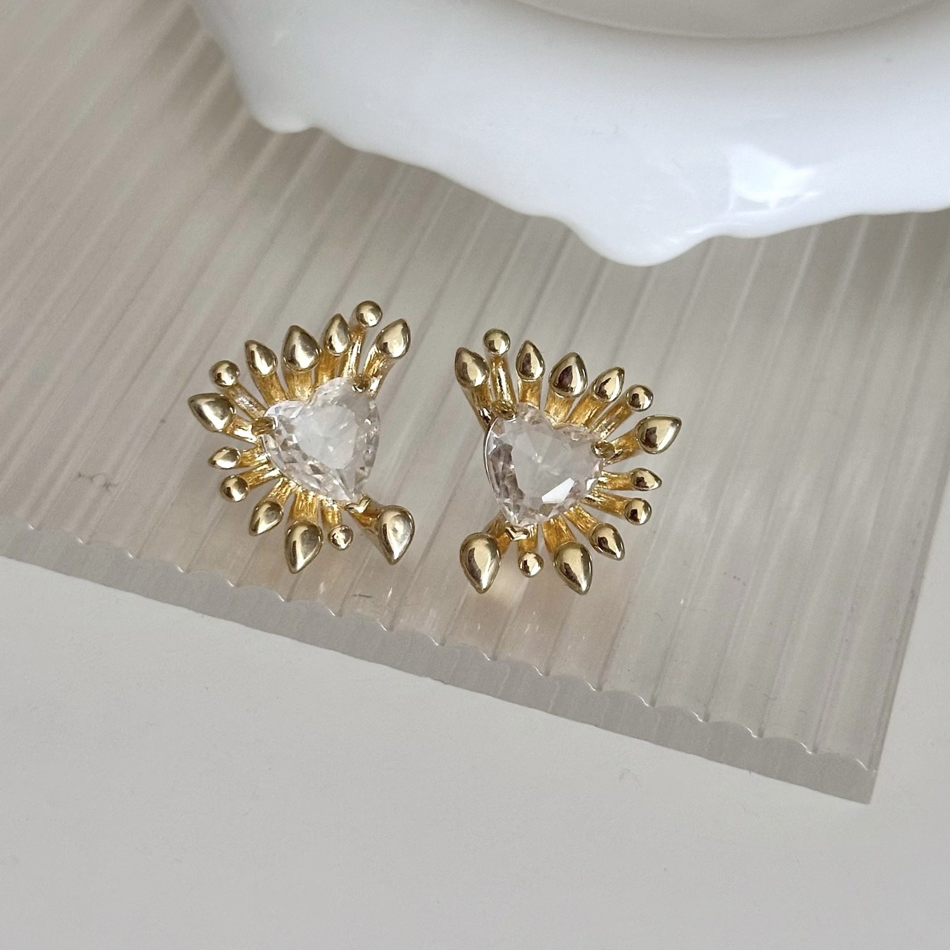 Gold Heart Cubic Zirconia Anti Tarnish Copper Stud Earrings Women Bulk Main image