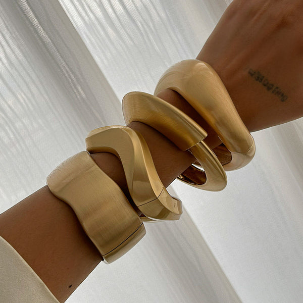Matte Finish Wave 18K Gold Openable Kada Bracelet Pack Of 4 Women Bulk Secondary image