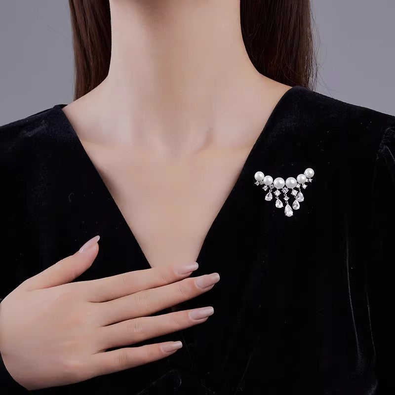 White Silver Plated Pearl Copper Anti Tarnish Brooch For Women Bulk