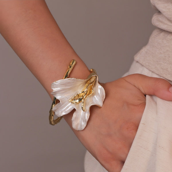 White Baroque Designer Branch Style Gold Pearl Copper Bracelet Bulk Main image
