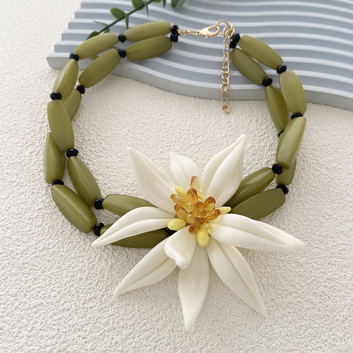 Multi Color Choker Choker Flower Gold Plated Resin Necklace For Women Bulk Main image