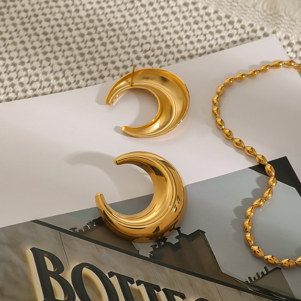Crescent Moon 18K Gold Stainless Steel Anti Tarnish Stud Earring Bulk