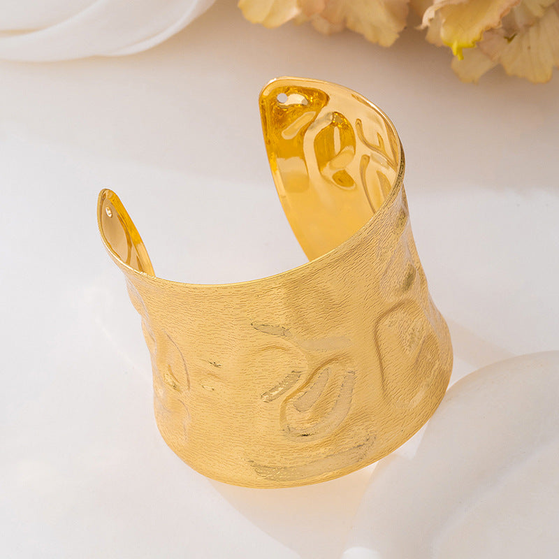 Designer Wide Textured Gold Plated Plain Alloy Bracelet For Women Bulk