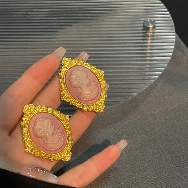 Traditional Queen Frame Pink 18K Gold Stud Earring For Women Bulk Main image
