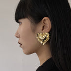 Beaten Finish Heart Boarder 18K Gold Stud Earring For Women Bulk