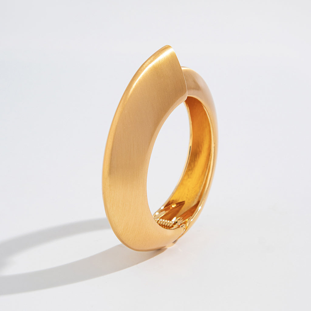 Matte Finish Wave 18K Gold Openable Kada Bracelet Pack Of 4 Women Bulk