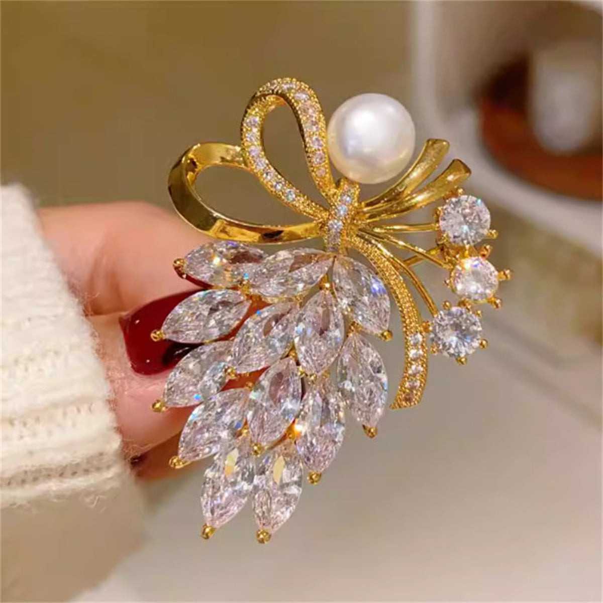 White Elegant Leaf Cluster Style Gold CZ Pearl Copper Brooch Wholesale