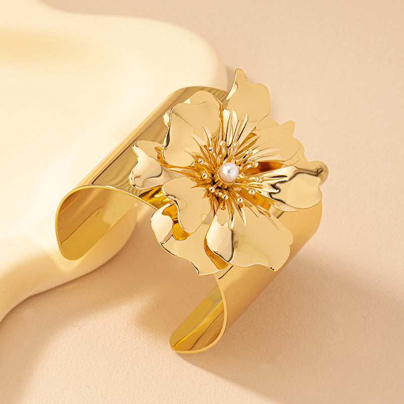 Wholesale Flower Gold Plated Pearl Alloy Cuff & Kada For Women