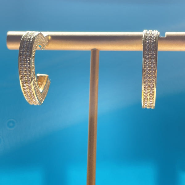 Designer Heart Gold Plated CZ Anti Tarnish Copper Stud Earrings Bulk Secondary image