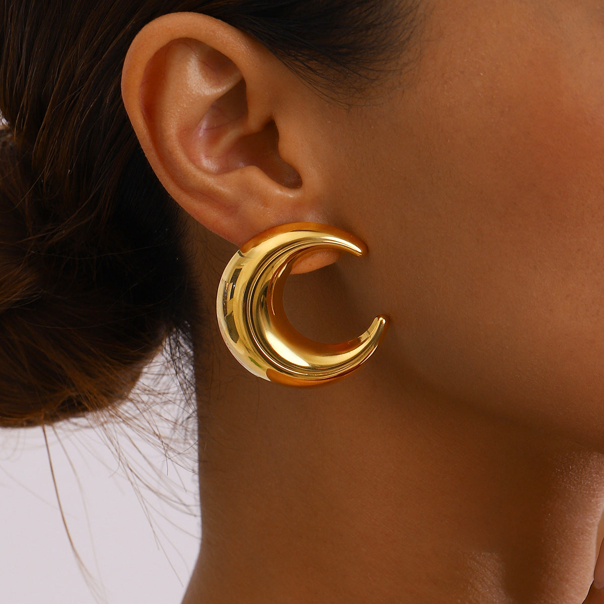 Crescent Moon 18K Gold Stainless Steel Anti Tarnish Stud Earring Bulk