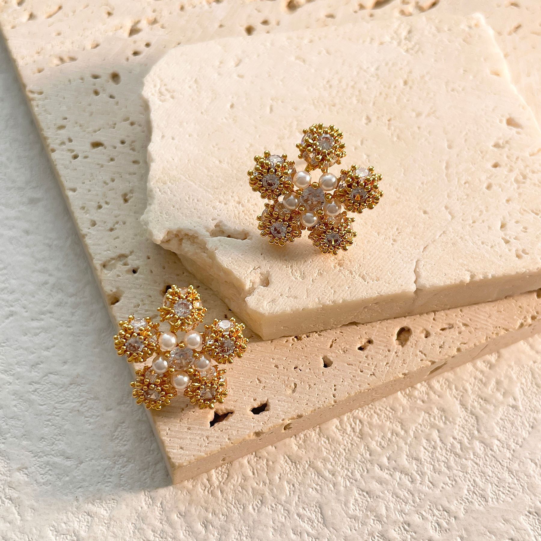 Flower Pearl 18K Gold Silver CZ Anti Tarnish Stud Earring Bulk Main image