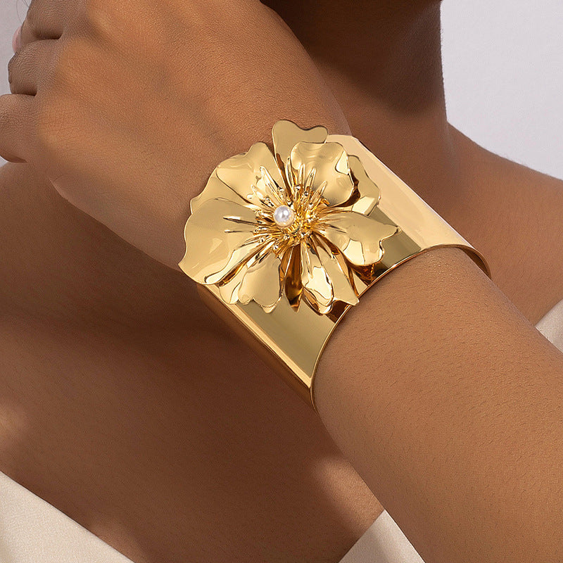Wholesale Flower Gold Plated Pearl Alloy Cuff & Kada For Women Main image