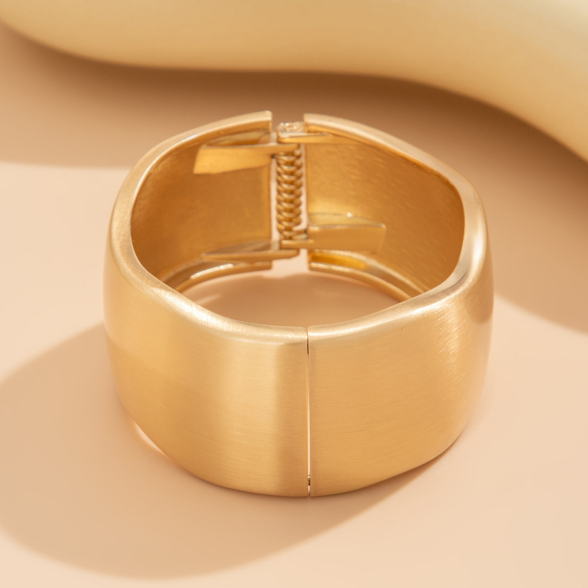 Matte Finish Wave 18K Gold Openable Kada Bracelet Pack Of 4 Women Bulk