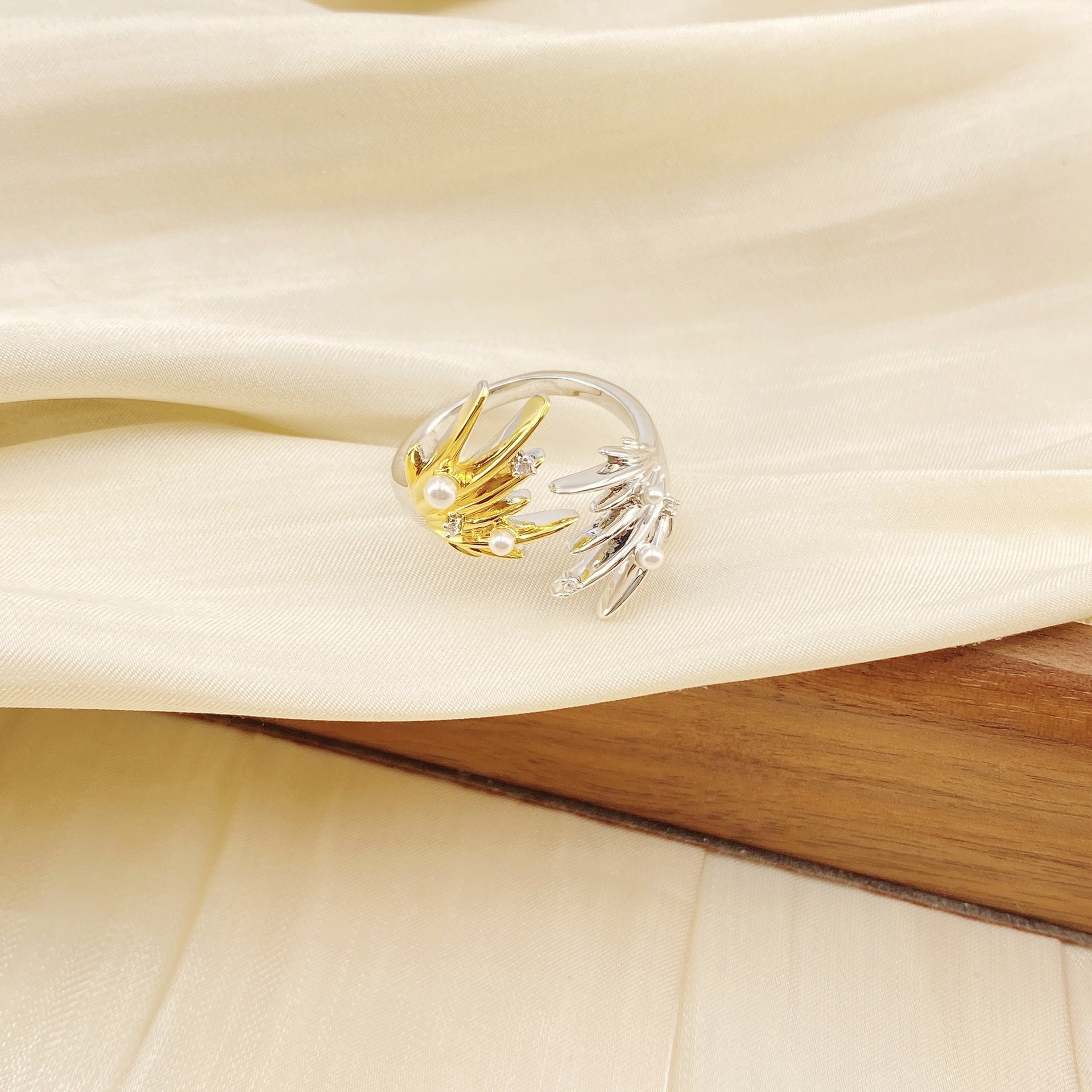 Two Tone Pointy Pearl 18K Gold Silver Adjustable Ring For Women Bulk Main image
